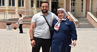 Anne oğul YKS heyecanını birlikte yaşadı