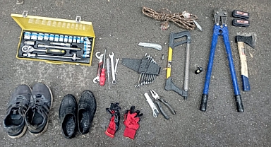 Azılı kablo hırsızları yakalandı!