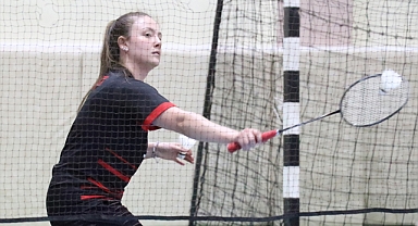  Badmintoncu yetiştirmedeki başarısıyla dikkati çekiyor