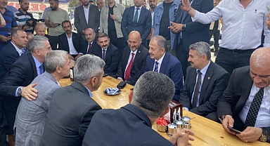 Bakan Özhaseki konteyner çarşı esnafıyla bir araya geldi