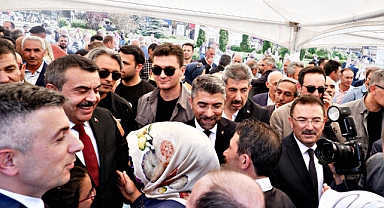 Bakan Tekin'den Erzurum'da bayramlaşma programı 