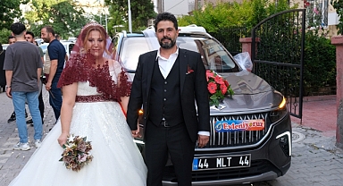 Başkanın makam aracı Togg, gelin arabası oldu