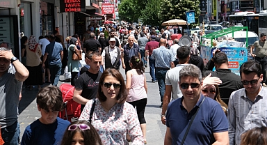 Bayram yoğunluğu gurbetçi akınıyla ikiye katlandı