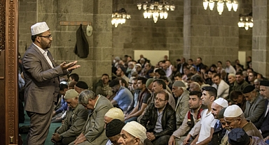 Cuma hutbesinde İslami değerler vurgusu