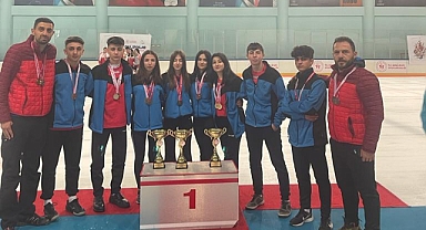 Dikel ve Çelebi’nin talebeleri kupaları topladı