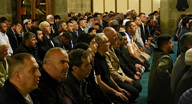 Doğu'da bayram namazı