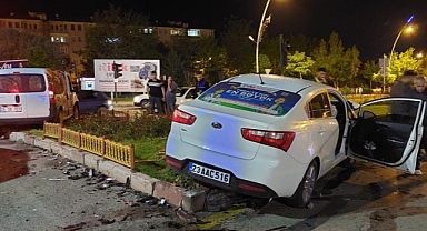 Erzurum'da iki araç çarpıştı: 2 yaralı