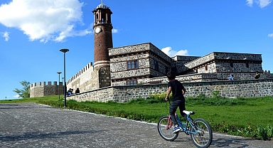 Erzurum’da ortanca yaş 29,6