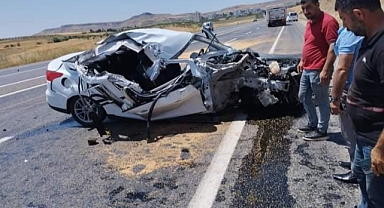Feci kaza: otomobil hurdaya döndü!