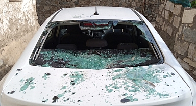 Fırtına ortalığı yıktı geçti