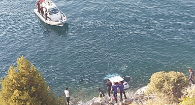 Göle uçan araçta can verdiler