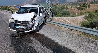 Hatalı sollama kaza yaptırdı!