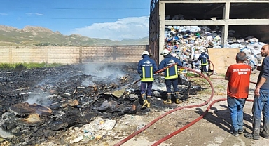 Hurdacıda yangın: 6 ton plastik malzeme yandı