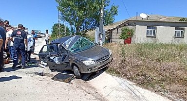 İki araç çarpıştı, 5 kişi yaralandı