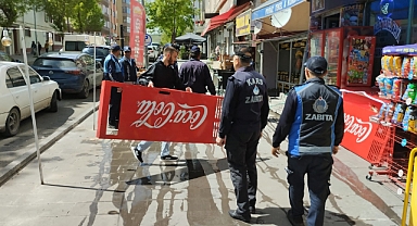 Kaldırım işgaline belediyeden müdahale