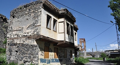 Konağın aslı yıkılıyor, maketi müzede sergileniyor