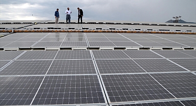 Kurdukları panellerle elektrik üretiyorlar