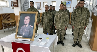 Mehmetçik, bayramı komutanlarıyla karşıladı
