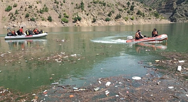 Nehre düşerek kaybolan sürücüden 10 gündür haber yok