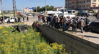 Öğrenci servisi kaza yaptı, yaralılar var 