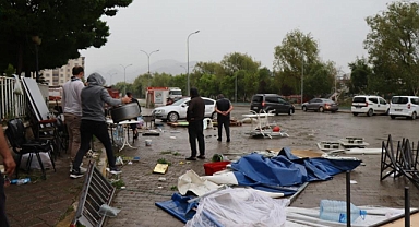 Oltu'da fırtına hayatı felç etti