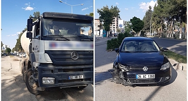 Otomobil ile beton mikseri çarpıştı