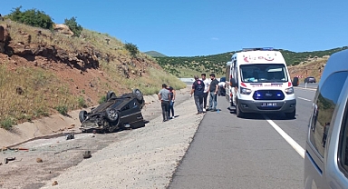 Otomobil ters döndü: 1’i ağır 3 yaralı