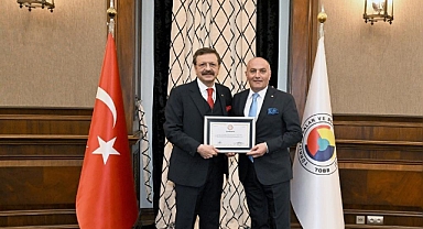 Özakalın mazbatasını aldı 