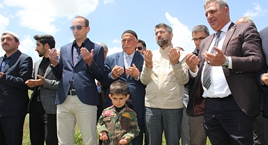 PKK tarafından katledilen amca ve yeğen kabirleri başında anıldı