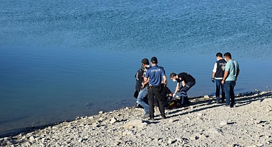Serinlemek için girdiği gölet sonu oldu!