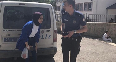 Sınava geç kalanların yardımına polisler yetişti