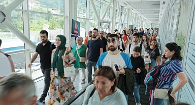 Sınır kapısında bayram yoğunluğu