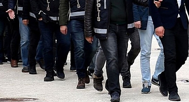 Sınırda yakayı ele verdiler! 37'si FETÖ'cü 53 kişi yakalandı