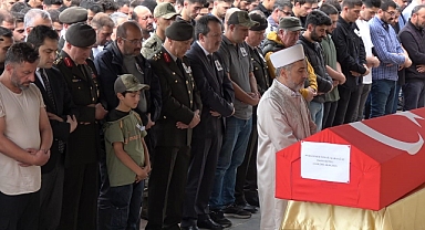 Son yolculuğuna uğurlandı