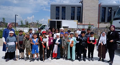 Tarih yazan çocuklar büyüledi