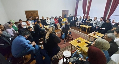 Tarihi konakta Necip Fazıl şiirleri okudular