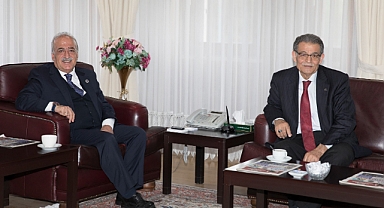 Tarım ve Köy İşleri Eski Bakanı Güçlü'den Rektör Çomaklı'ya Ziyaret