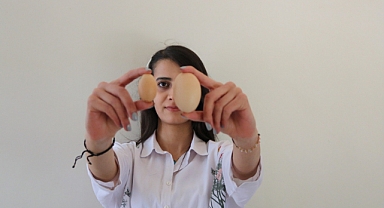 Tavuğun yaptığı mini yumurta şaşırttı  