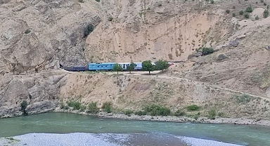 Trenin çarptığı işçiler ağır yaralandı  