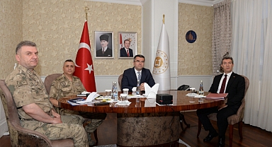 Vali Memiş toplantıya video konferansa katıldı   