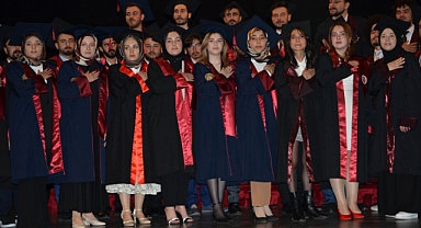 Veterinerlik öğrencileri diploma aldı