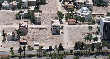 Yıkık kentte binaların yerleri boş kaldı
