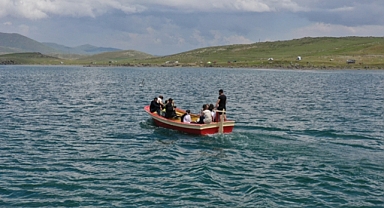 2 bin rakımlı Balık Gölü, doğa tutkunlarını ağırlıyor
