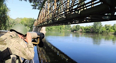 3 FETÖ'cü sınırda yakalandı