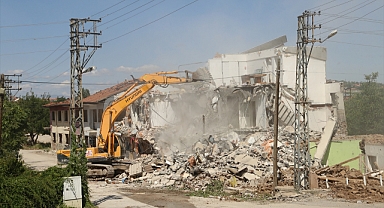 36 bin ağır hasarlı bina yıkılacak