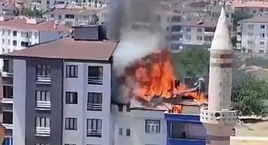 Alev alev yandı! O anlar cep telefonu ile görüntülendi