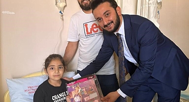 Başhekimden çocuklara oyuncak sürprizi