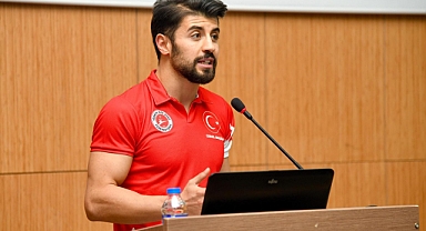 Bir koltukta üç karpuz!