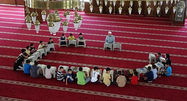 Camiler çocuk sesleriyle şenlendi