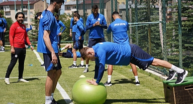 Çaykur Rizespor’da yeni sezon mesaisine Erzurum'da başladı   